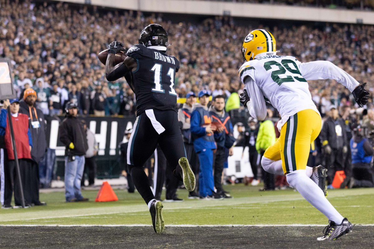 Eagles receiver AJ Brown hauls in a touchdown in the 40-33 win over the Packers.